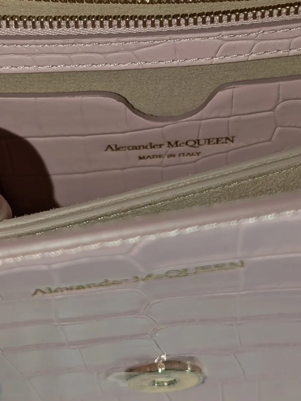Alexander McQueen - Picture 6 of 7